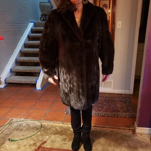 Beautiful stroller length mink coat. - Picture 2 of 4